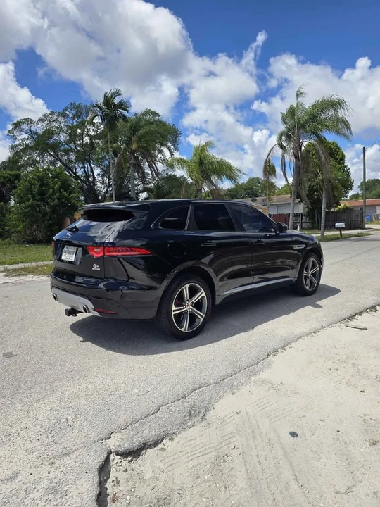 2017 Jaguar F-Pace - Image 4 of 9