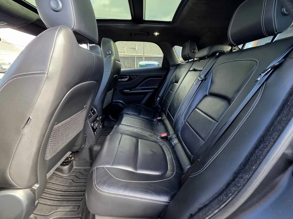 2017 Jaguar F-Pace - Image 10 of 19