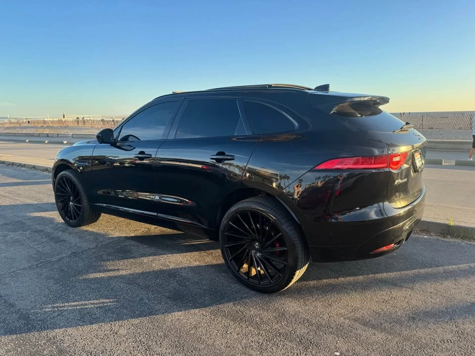 2017 Jaguar F-Pace - Image 2 of 16