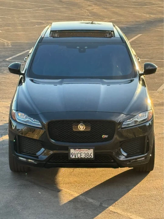 2017 Jaguar F-Pace - Image 9 of 16