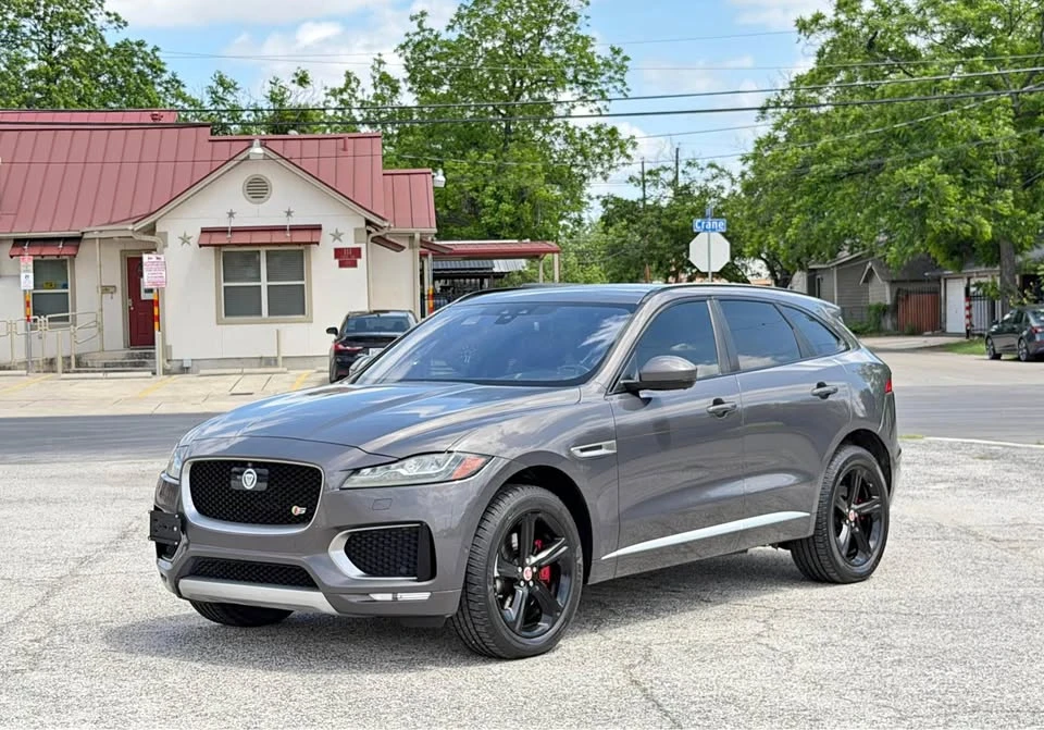 2017 Jaguar F-Pace - Image 2 of 15