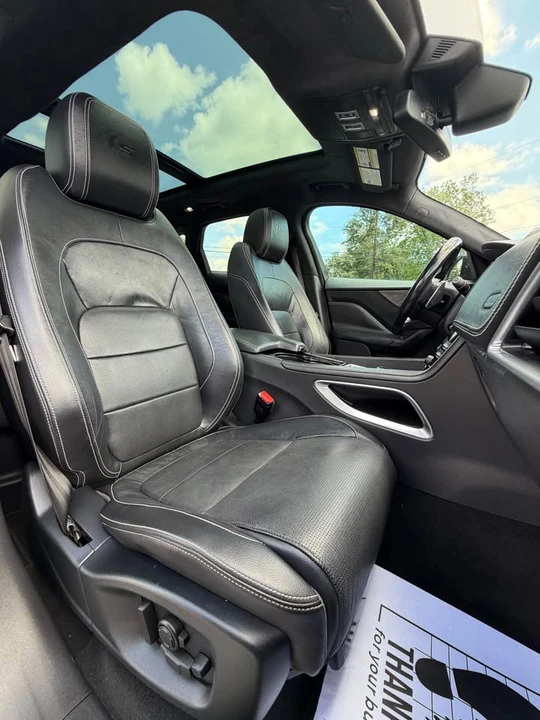 2017 Jaguar F-Pace - Image 9 of 17