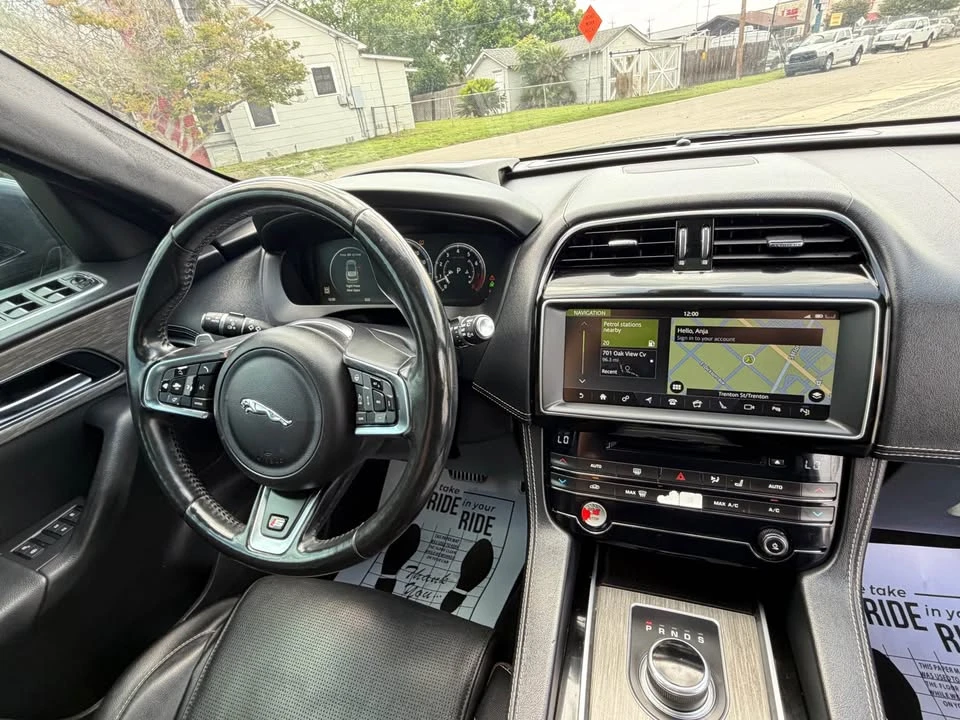 2017 Jaguar F-Pace - Image 8 of 17