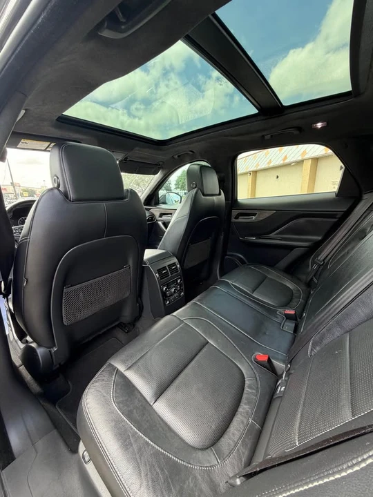 2017 Jaguar F-Pace - Image 15 of 17