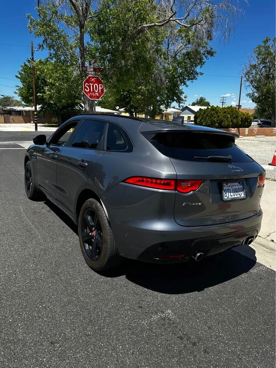 2017 Jaguar F-Pace - Image 2 of 5