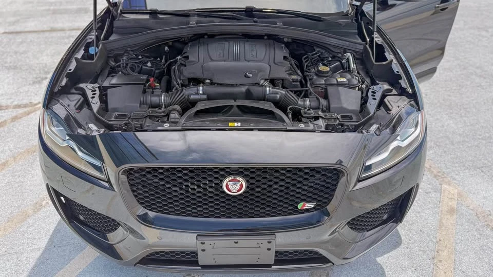 2017 Jaguar F-Pace - Image 18 of 20