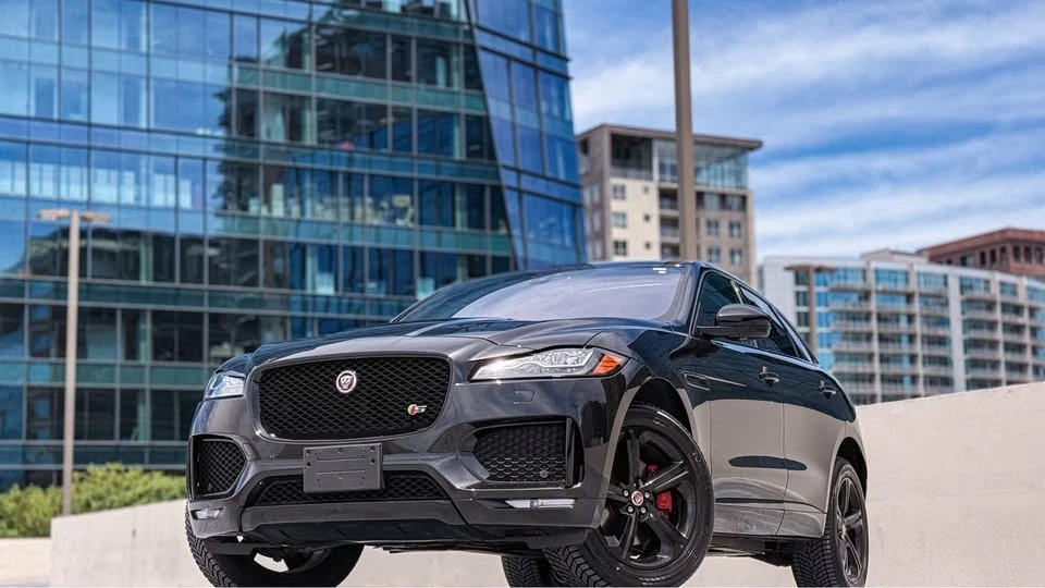 2017 Jaguar F-Pace - Image 2 of 20