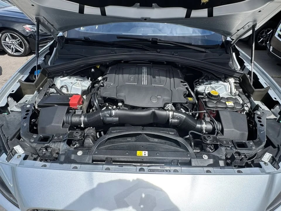 2017 Jaguar F-Pace - Image 10 of 13