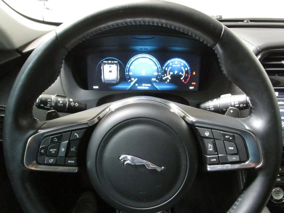 2017 Jaguar F-Pace - Image 17 of 20