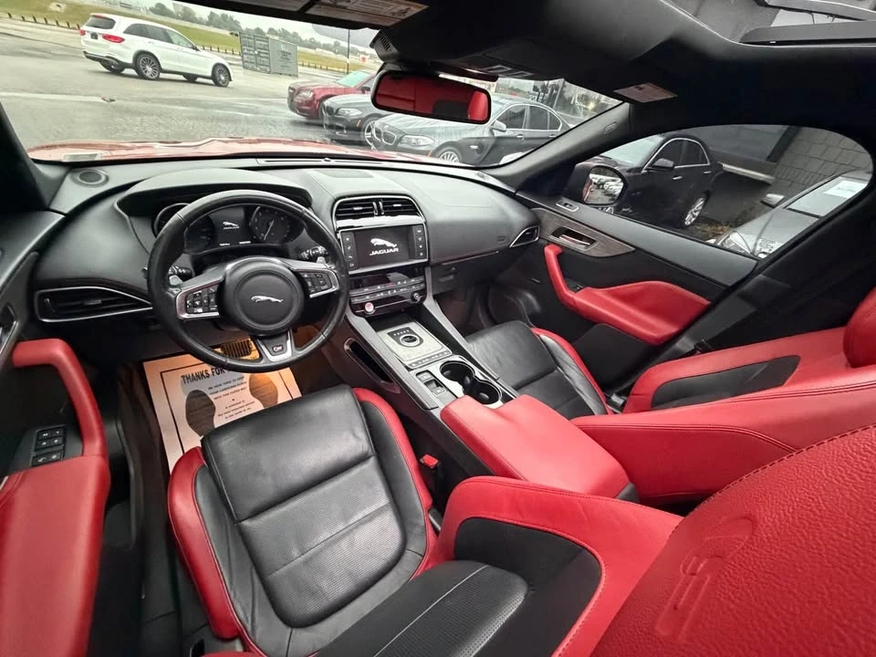 2017 Jaguar F-Pace - Image 8 of 12