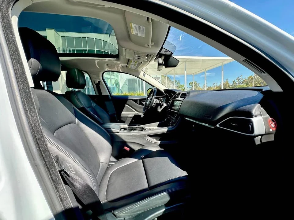 2017 Jaguar F-Pace - Image 6 of 10