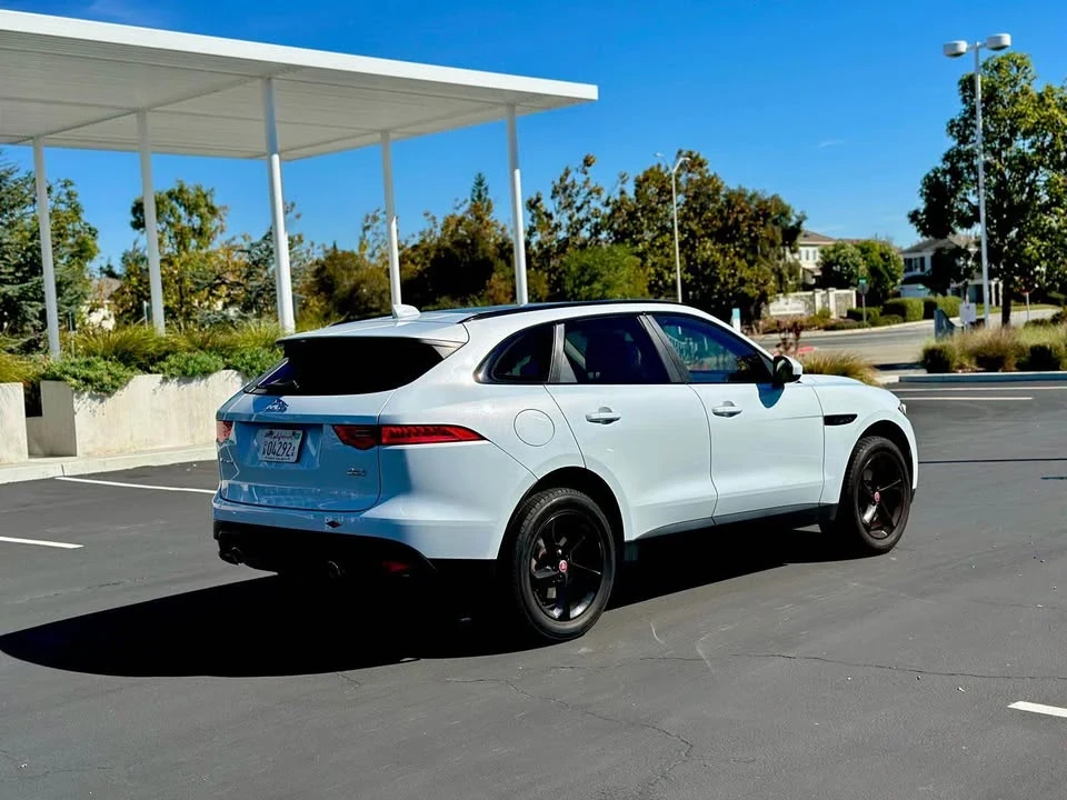 2017 Jaguar F-Pace - Image 2 of 10