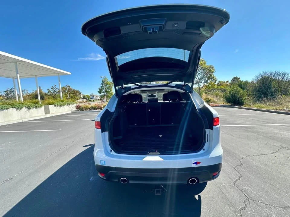 2017 Jaguar F-Pace - Image 8 of 10