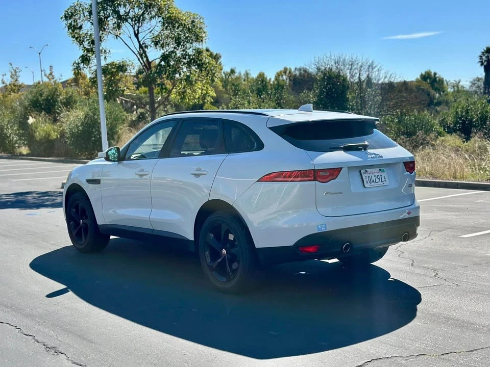 2017 Jaguar F-Pace - Image 4 of 10