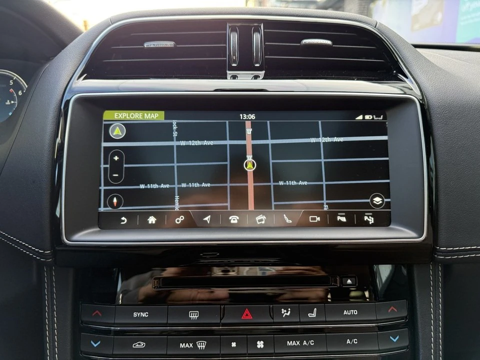 2017 Jaguar F-Pace - Image 8 of 20