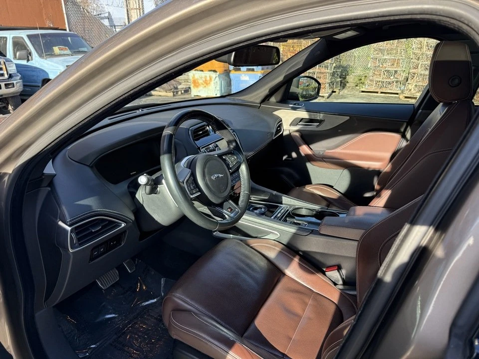 2017 Jaguar F-Pace - Image 3 of 19