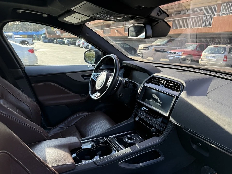 2017 Jaguar F-Pace - Image 15 of 19