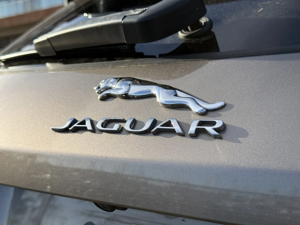 2017 Jaguar F-Pace - Image 12 of 19