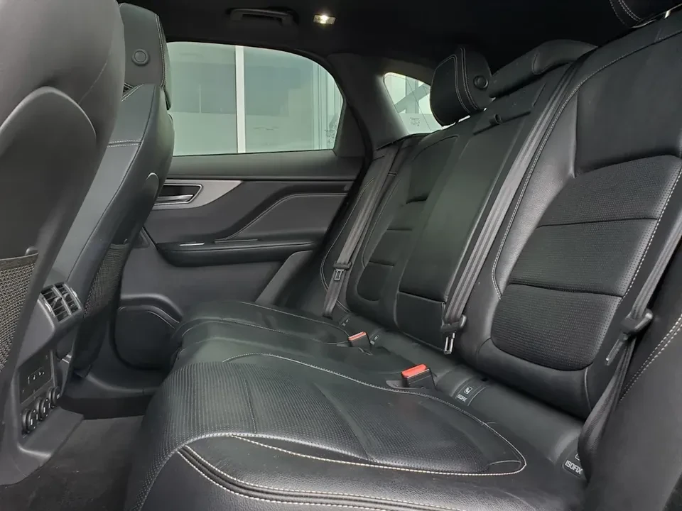 2017 Jaguar F-Pace - Image 11 of 13
