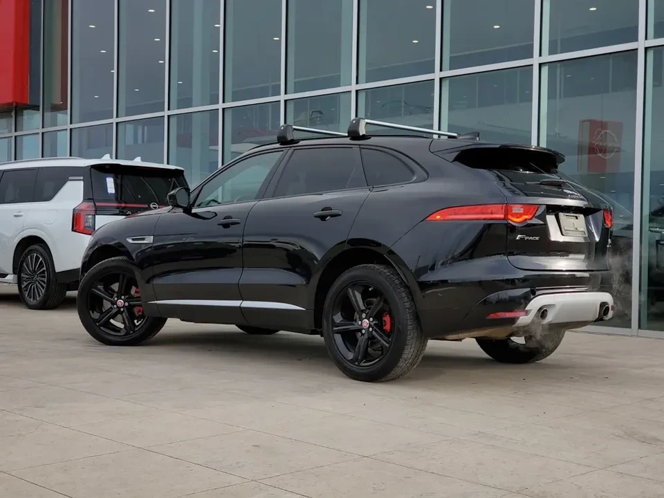 2017 Jaguar F-Pace - Image 2 of 13