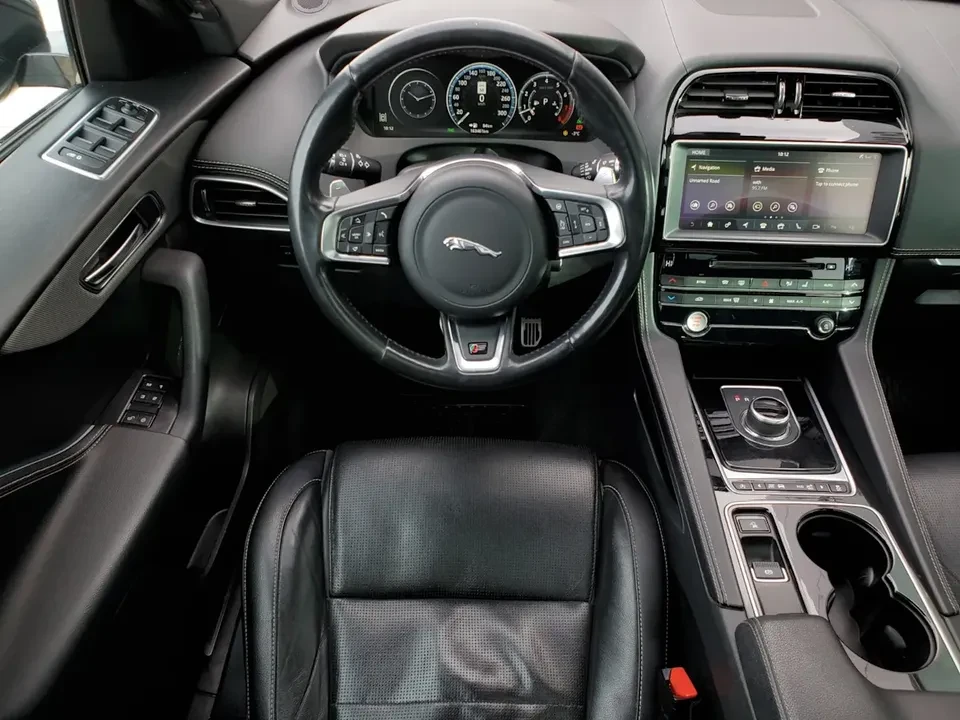2017 Jaguar F-Pace - Image 5 of 13