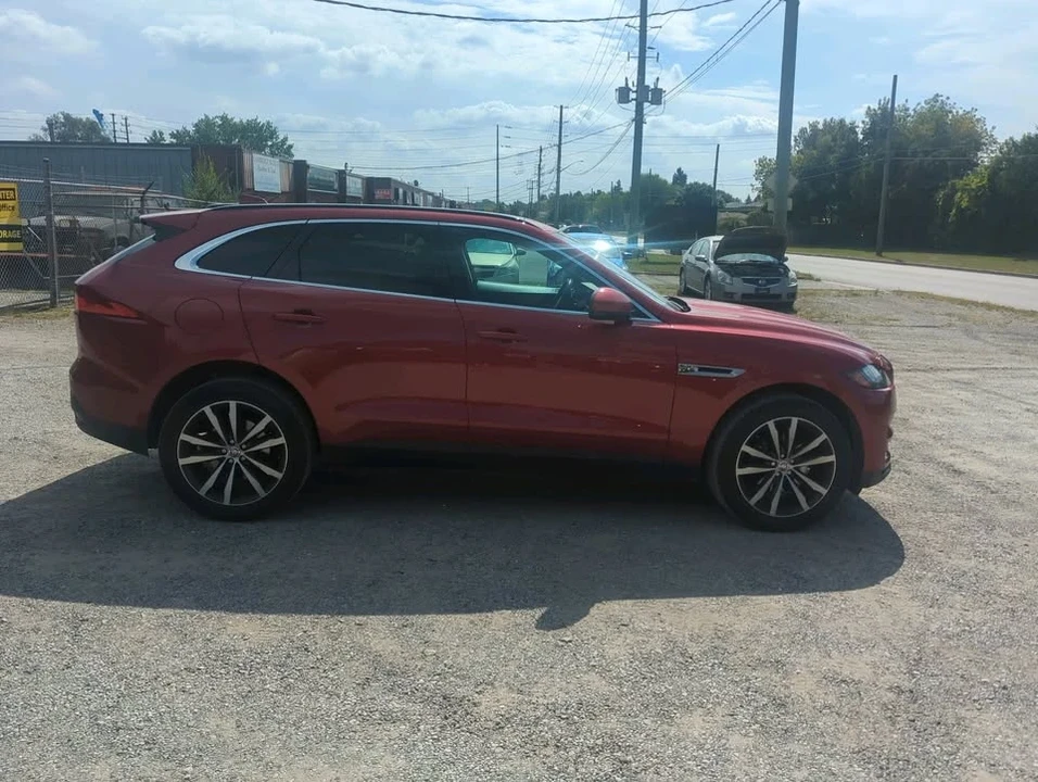 2017 Jaguar F-Pace - Image 7 of 12