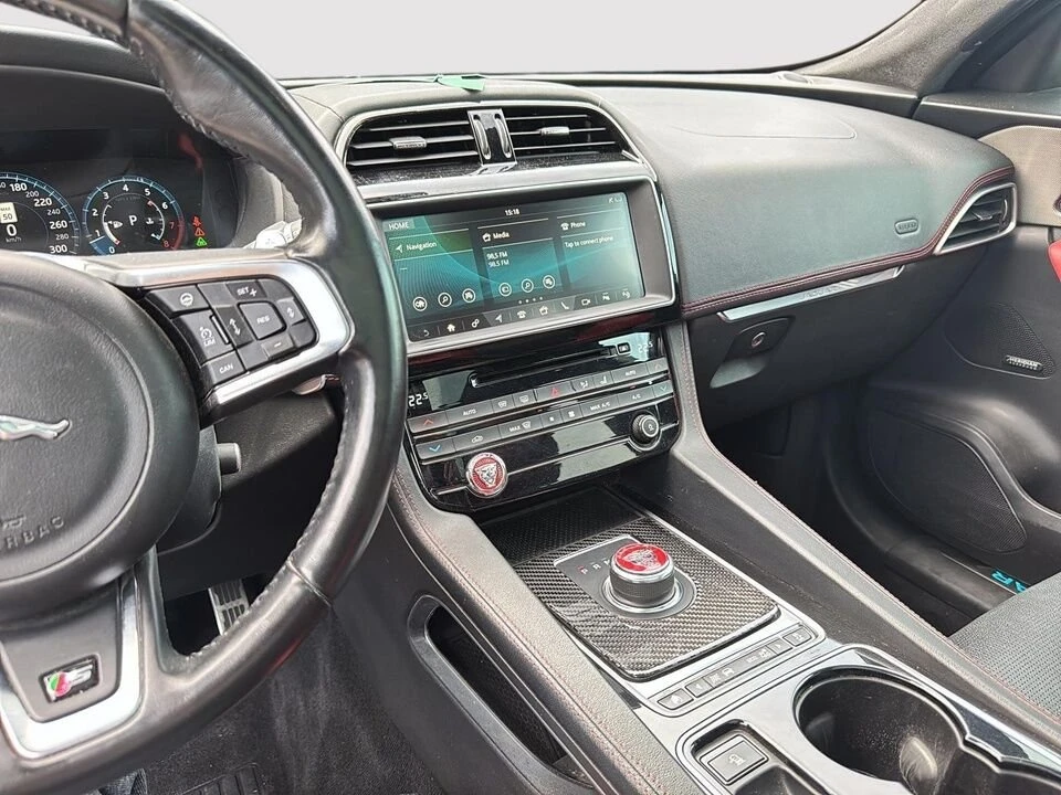 2017 Jaguar F-Pace - Image 18 of 20