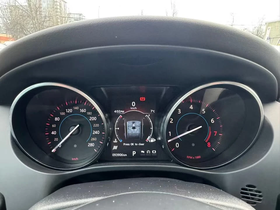 2017 Jaguar F-Pace - Image 11 of 16