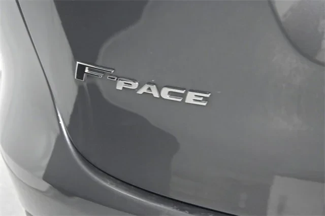 2017 Jaguar F-Pace - Image 15 of 16