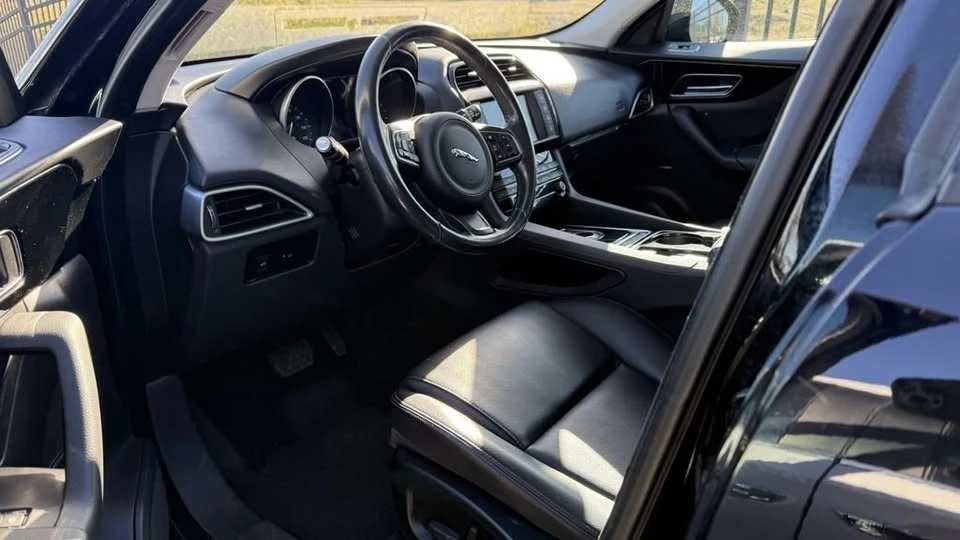 2017 Jaguar F-Pace - Image 3 of 6