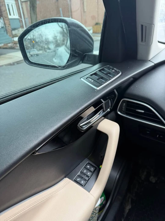 2017 Jaguar F-Pace - Image 11 of 15