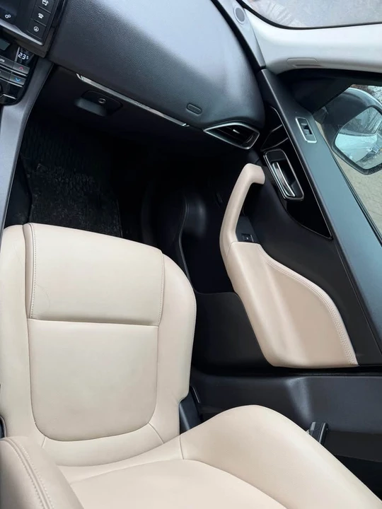 2017 Jaguar F-Pace - Image 12 of 15