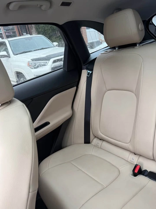 2017 Jaguar F-Pace - Image 10 of 15