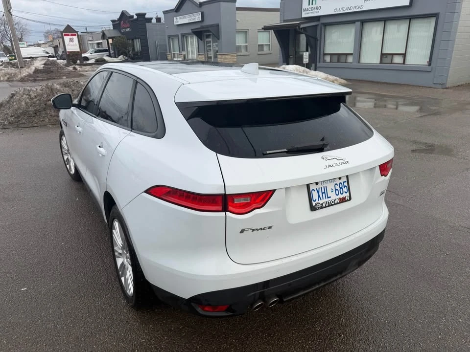 2017 Jaguar F-Pace - Image 6 of 15