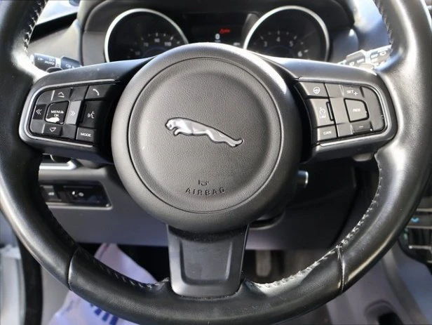 2017 Jaguar F-Pace - Image 9 of 14
