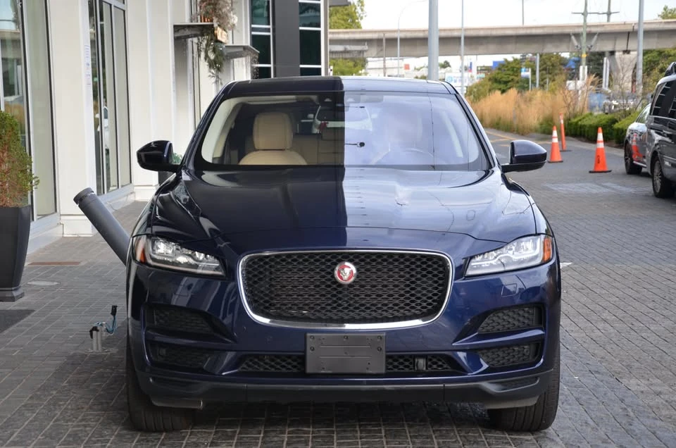 2017 Jaguar F-Pace - Image 3 of 20