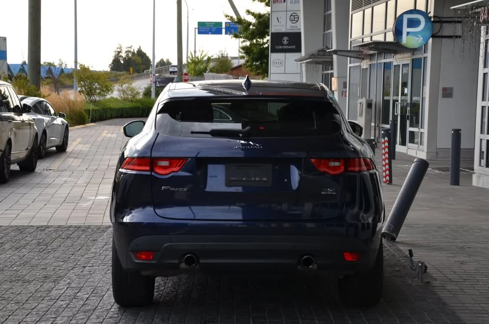 2017 Jaguar F-Pace - Image 8 of 20