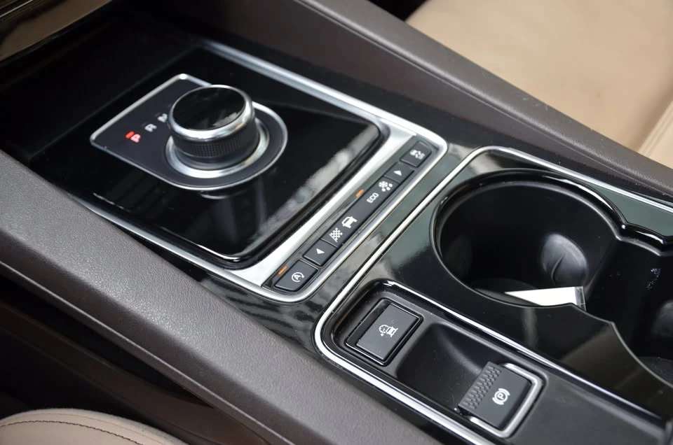 2017 Jaguar F-Pace - Image 19 of 20