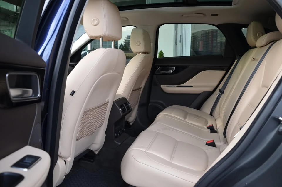 2017 Jaguar F-Pace - Image 13 of 20