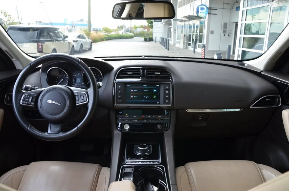 2017 Jaguar F-Pace - Image 14 of 20