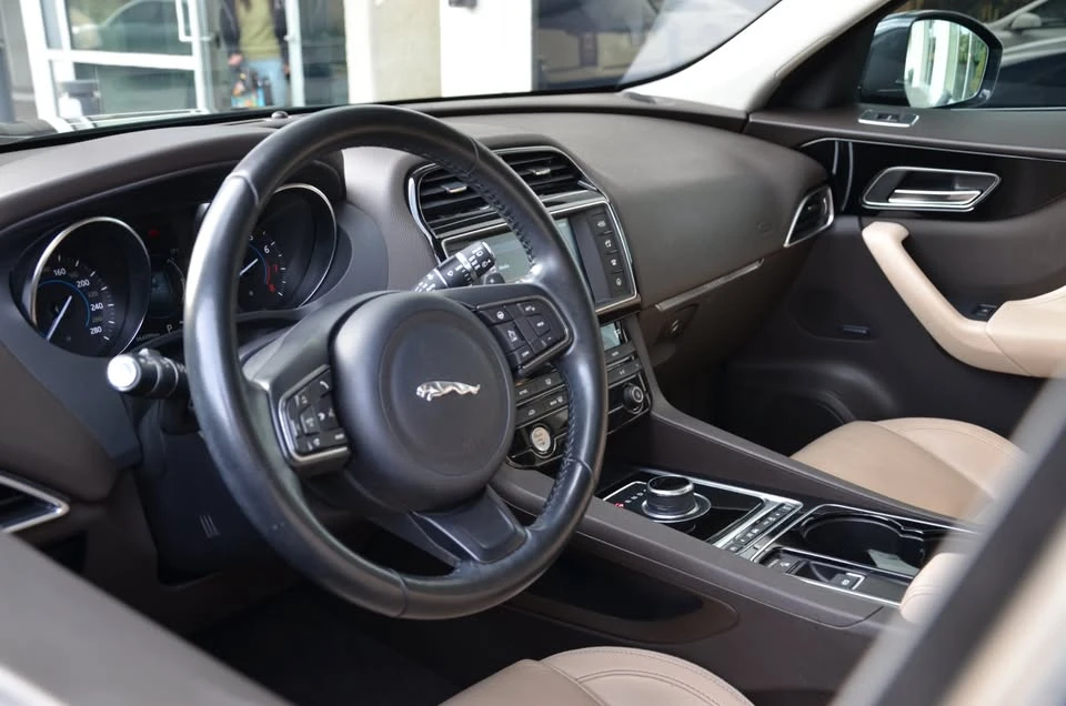 2017 Jaguar F-Pace - Image 12 of 20