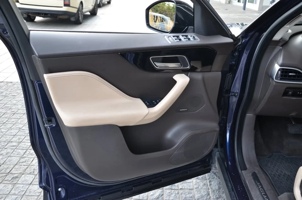 2017 Jaguar F-Pace - Image 10 of 20