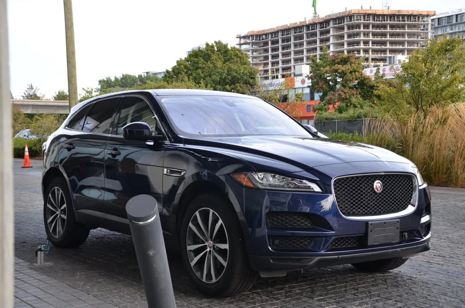 2017 Jaguar F-Pace - Image 4 of 20