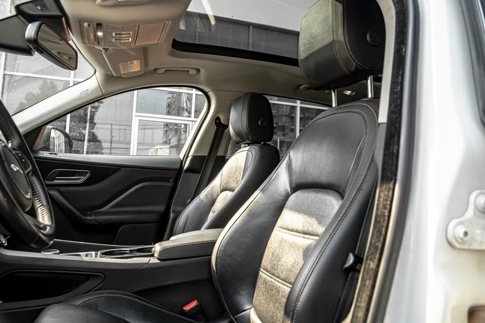 2017 Jaguar F-Pace - Image 12 of 20