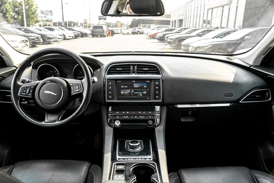 2017 Jaguar F-Pace - Image 14 of 20