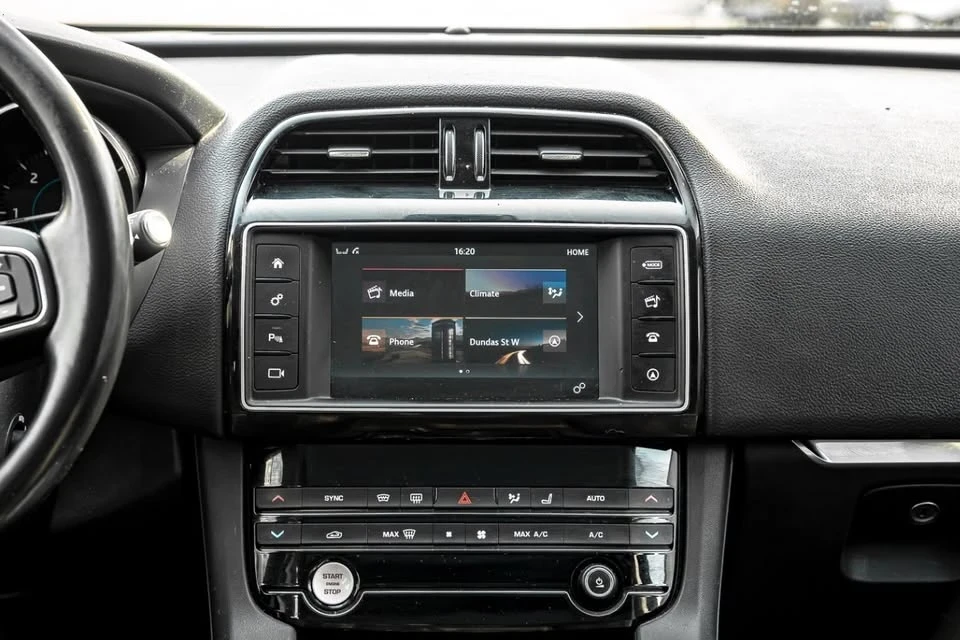 2017 Jaguar F-Pace - Image 16 of 20