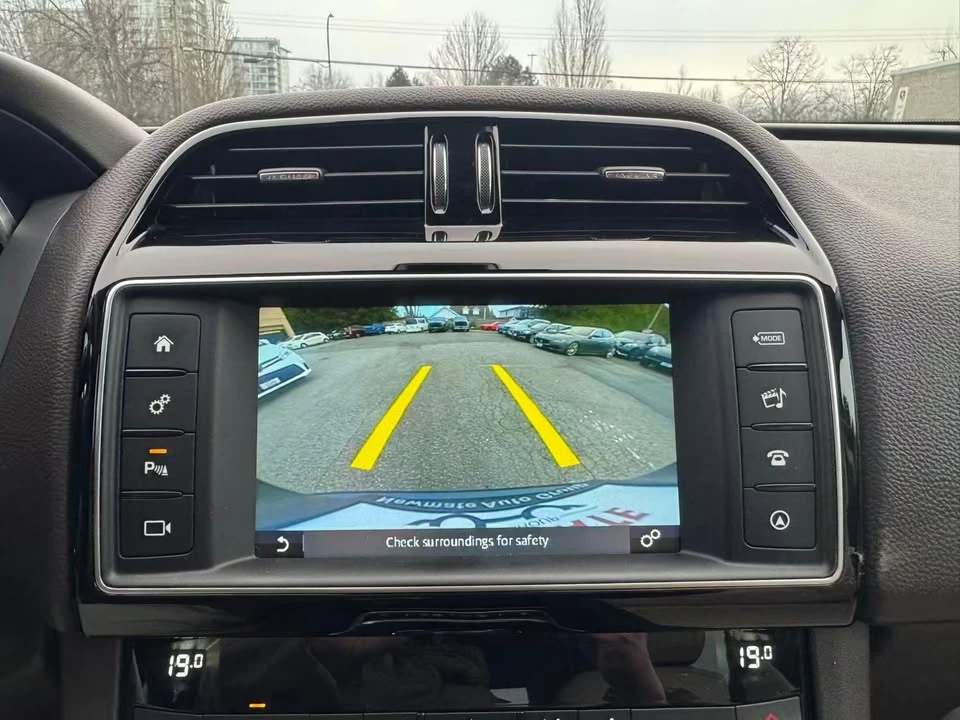 2017 Jaguar F-Pace - Image 14 of 17
