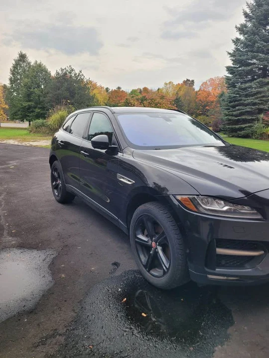 2017 Jaguar F-Pace - Image 2 of 6