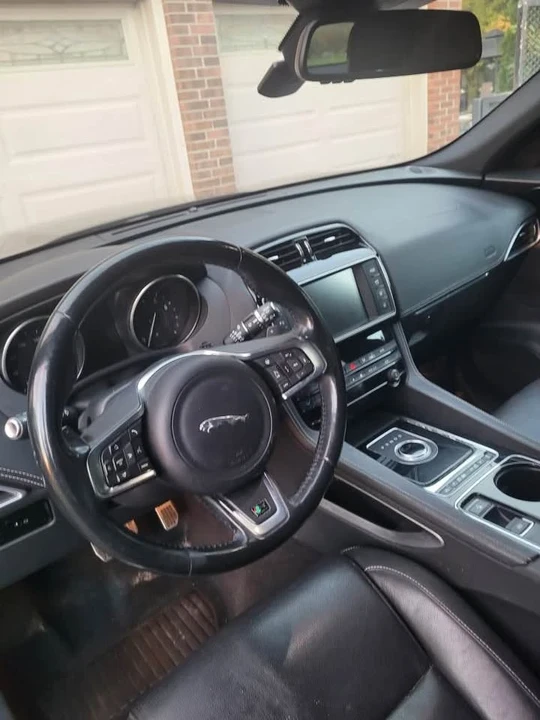 2017 Jaguar F-Pace - Image 3 of 6