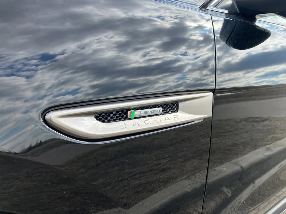 2017 Jaguar F-Pace - Image 11 of 11